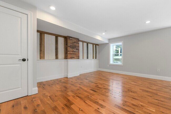 Foto del edificio - 143 Everett St