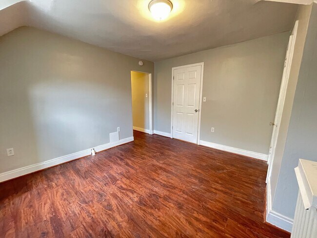 Building Photo - 5544 Baywood Street