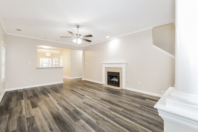 Foto del edificio - 2223 Purple Leaf Ln