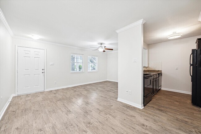 Foto del edificio - 427 W 16th St