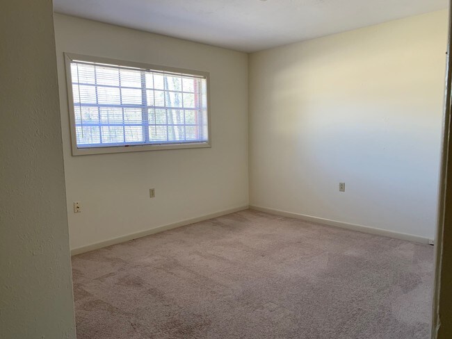 Bedroom 2 - 788 Ponta St