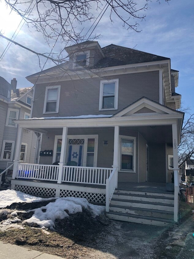 105 Loomis St Unit 3, Burlington, VT 05401 Apartments in Burlington