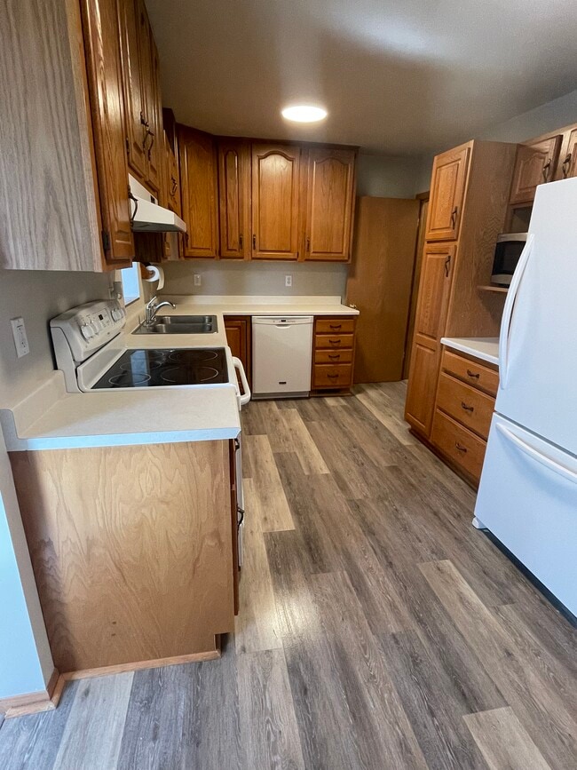 Building Photo - 1422 9th St NW