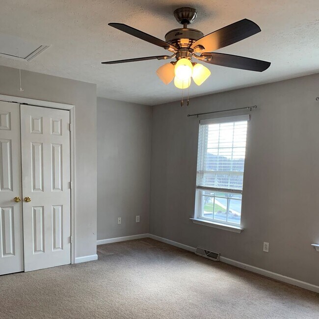 Building Photo - Tavern Grove Townhome in Campbell County