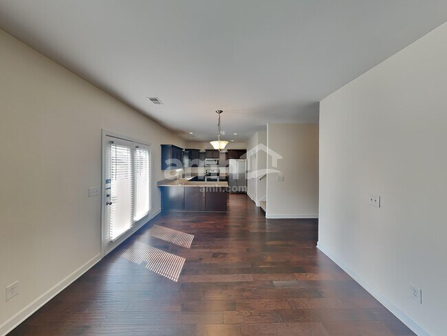 Foto del edificio - 4343 Freemark Dr