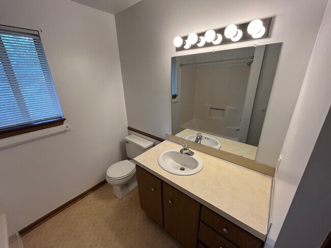 Building Photo - 231 Felch St