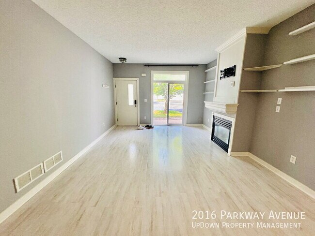 Foto del edificio - 2016 Parkway Ave