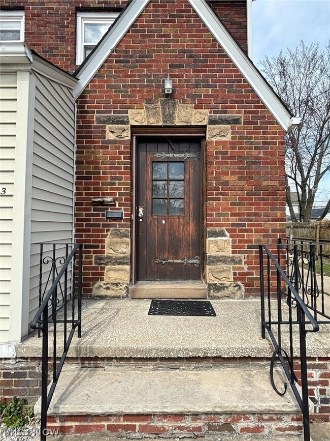Building Photo - 18603 Arrowhead Ave