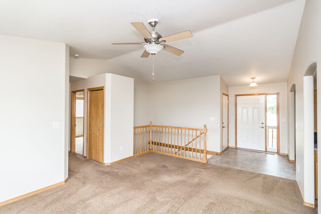 Building Photo - 808 S Whitewood Ave