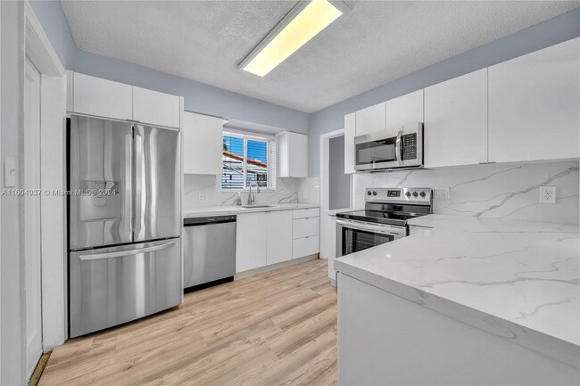 Foto del edificio - 2001 SW 37th Ave