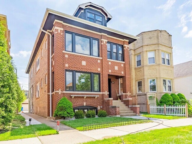 Foto del edificio - 5131 W Roscoe St