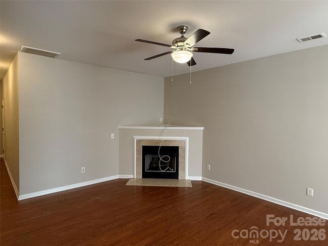 Building Photo - 2152 Whispering Way