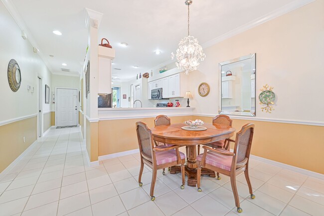 Building Photo - ** Golf Villa! 2+Den Bed / 2 Bath ~ 2 Car ...