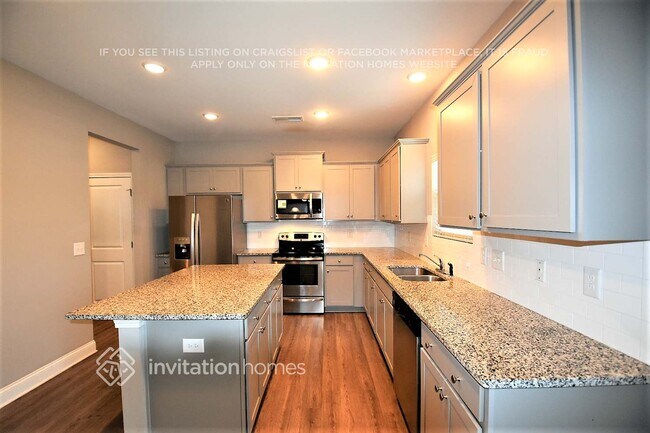 Building Photo - 5377 Roberta Crossing Dr