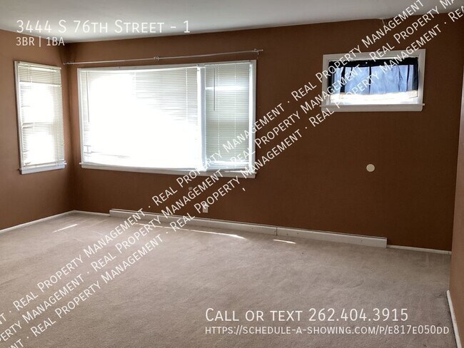 Building Photo - Large Three bedroom lower apartment
