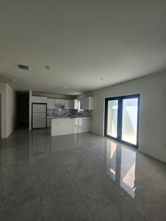 Foto del edificio - 2976 NW 48th St