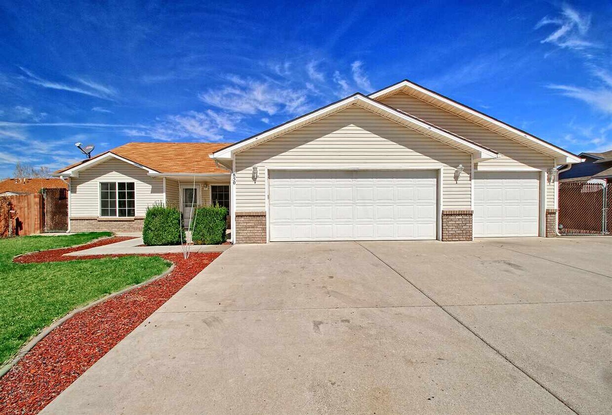 850 Henry Cir, Fruita, CO 81521 House for Rent in Fruita, CO