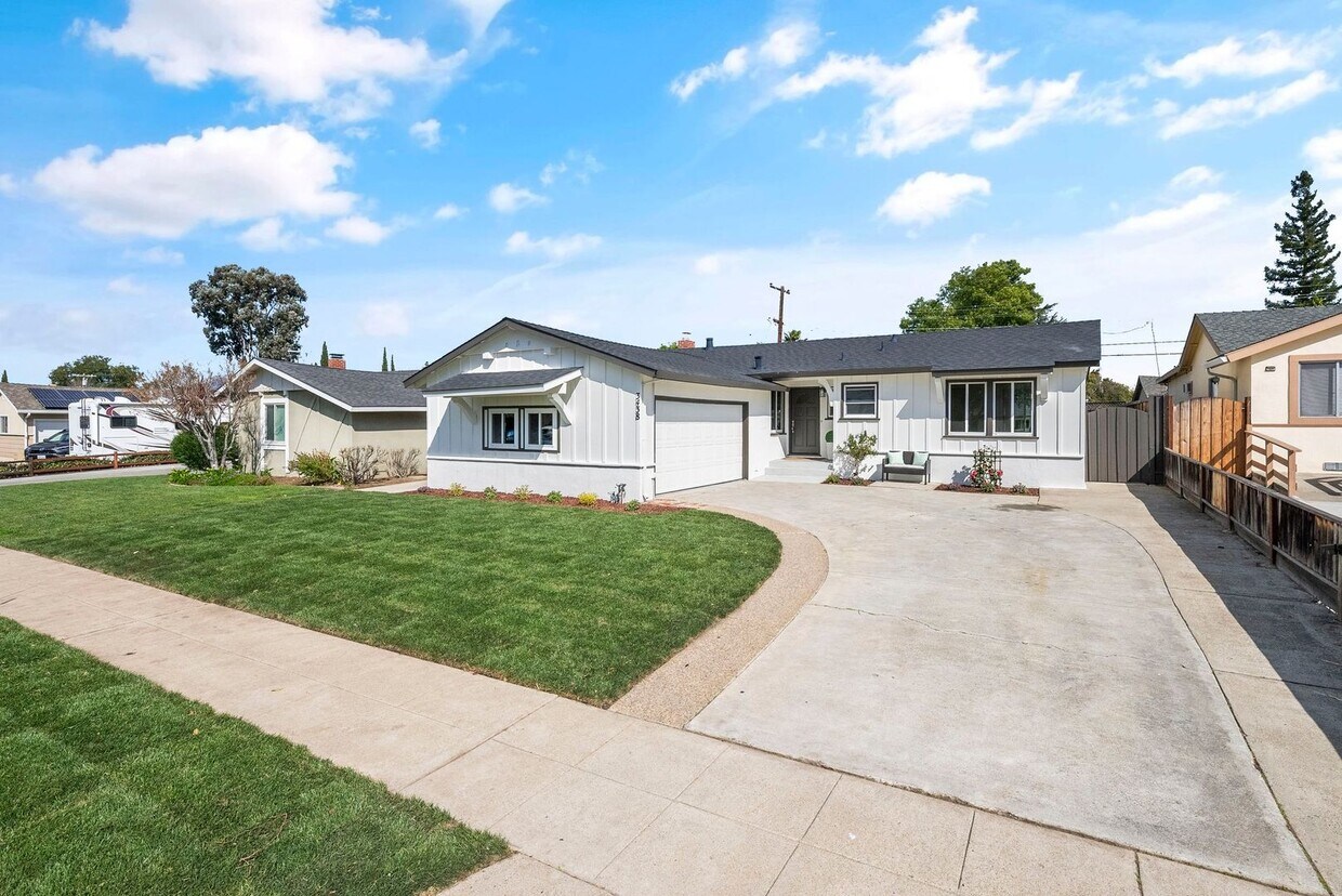 Foto principal - 3438 Calvin Ave