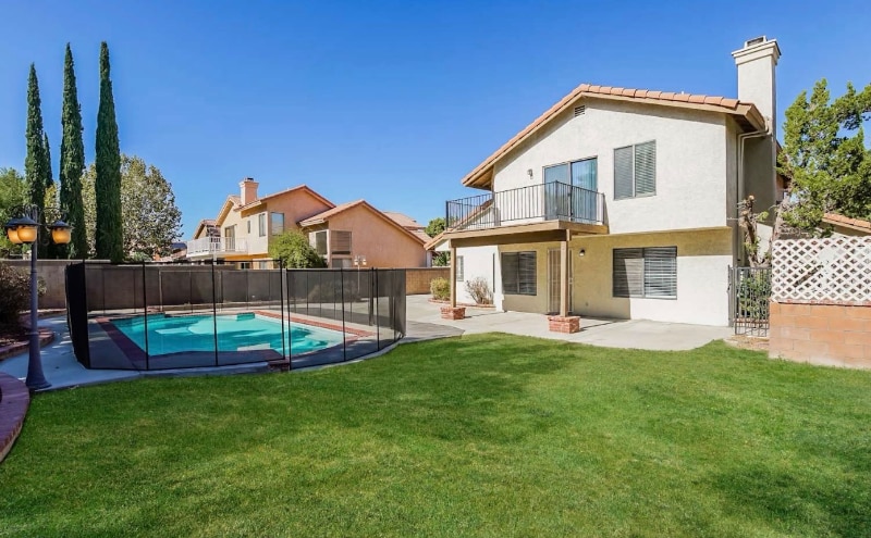 Primary Photo - 4540 Grandview Dr