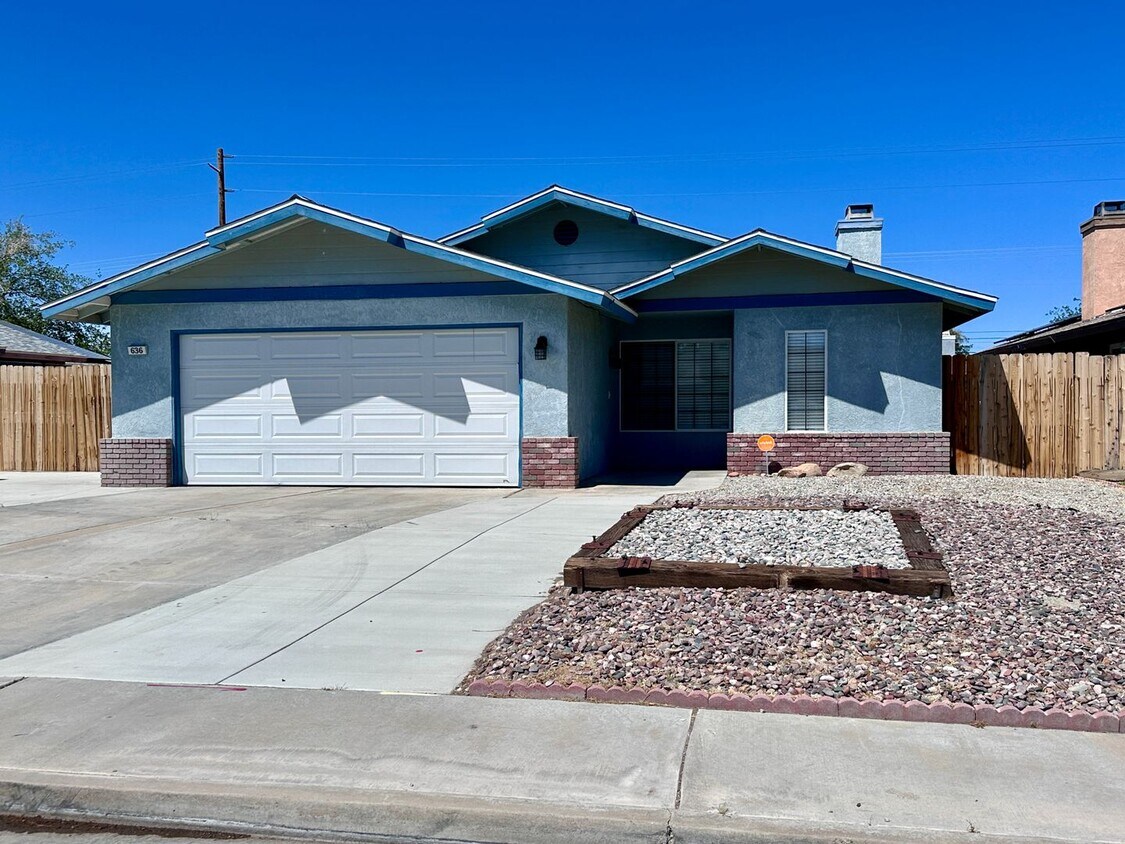 Primary Photo - SOLAR HOME AVAILABLE NOW!!