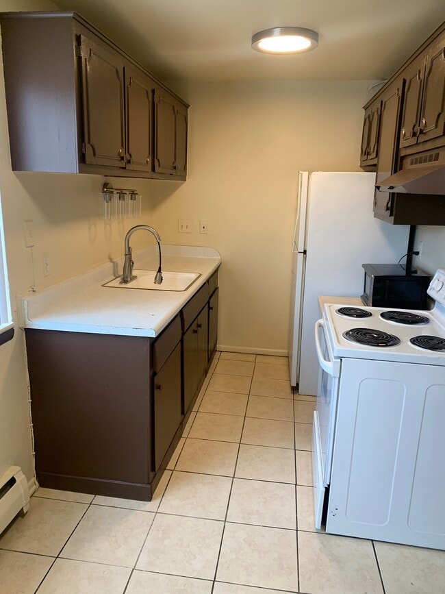 Building Photo - 12775 Plymouth Rd