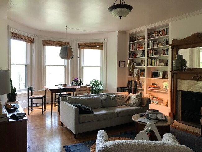Living Room - 1862 Wyoming Ave NW