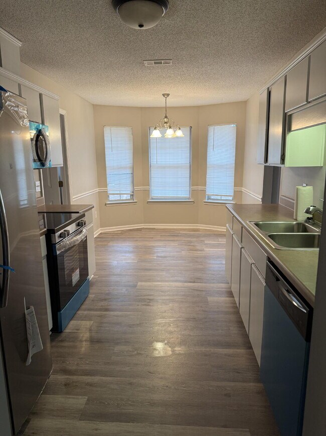 Foto del edificio - Great remodel close to Fort Stewart.