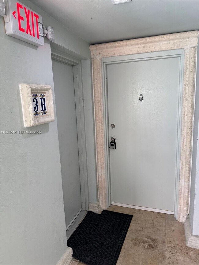 Foto del edificio - 300 Sunrise Dr