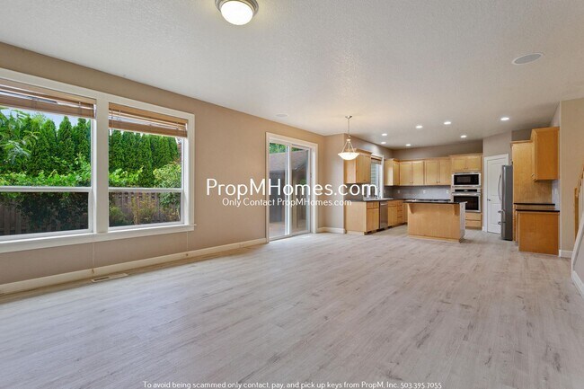 Building Photo - Updated Four Bedroom Home in Forest Grove!