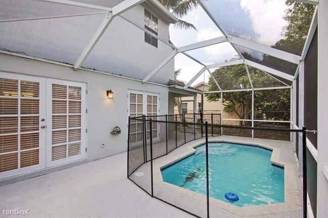 Foto del edificio - 3 br, 2.5 bath House - 4852 NW 15th St
