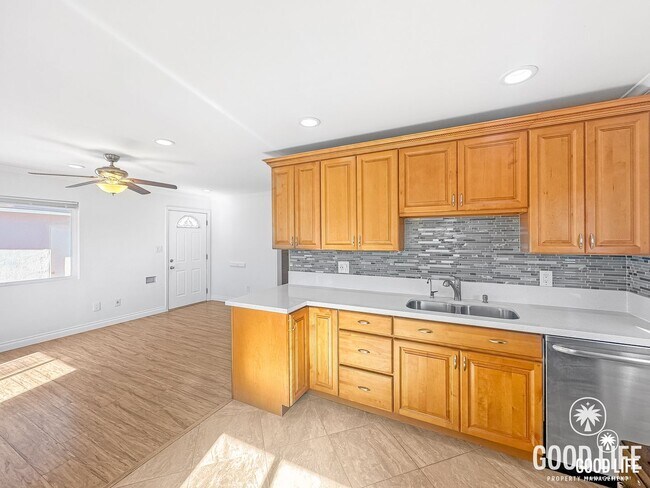 Foto del edificio - Fond Du Lac Ave