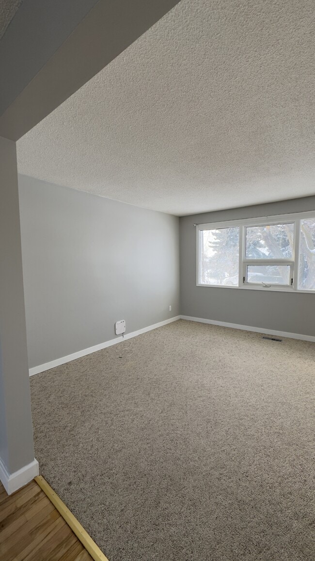 Building Photo - 9512-9128 128 Ave NW