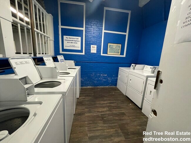 Foto del edificio - 25 Park Dr