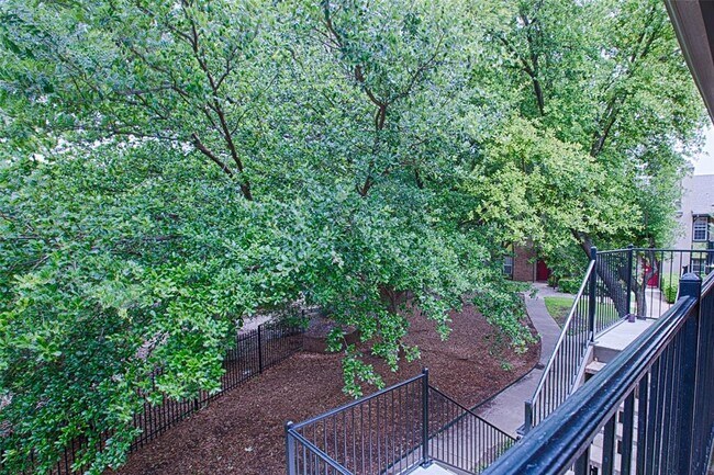 Foto del edificio - 7685 Northcross Dr