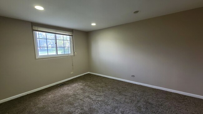 Building Photo - 2031 Belmont Ct