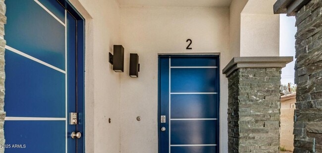 Foto del edificio - 1305 E Madison St