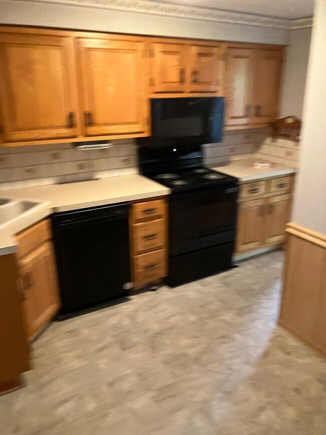 Building Photo - Cozy Camillus Cape