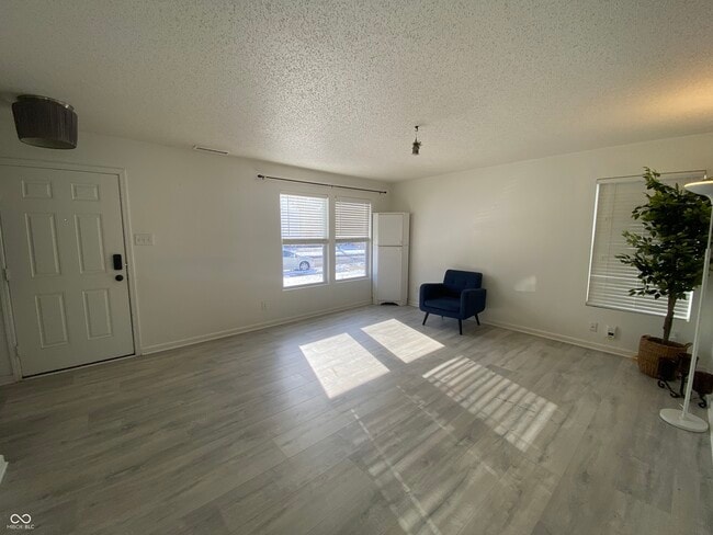 Foto del edificio - 12824 E 131st St