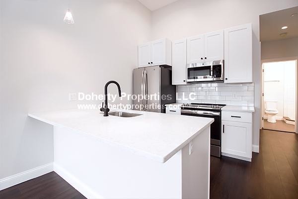 Foto principal - 122 Washington St