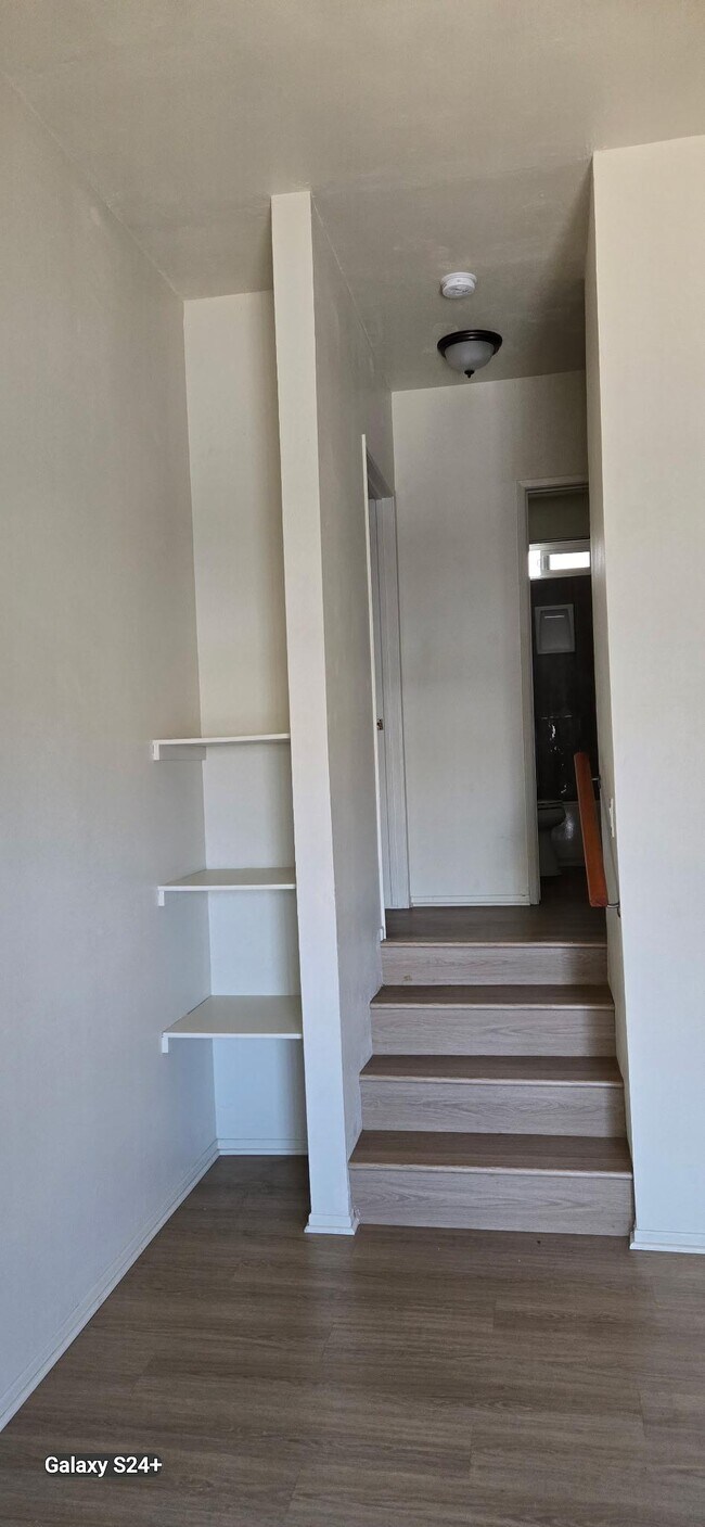 Foto del edificio - 733 N Hill Pl
