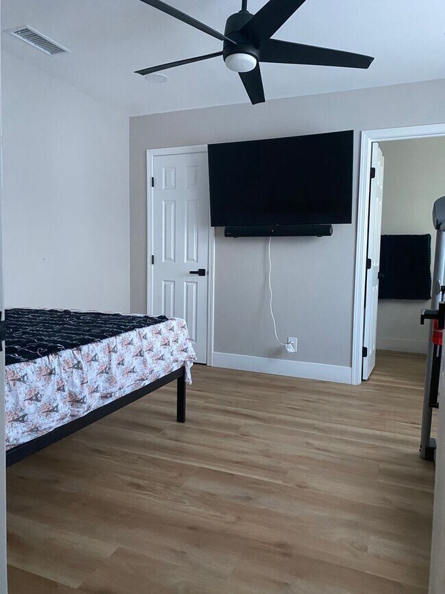 Building Photo - 3 bedroom 2 bth with a pool!! Coming Soon!