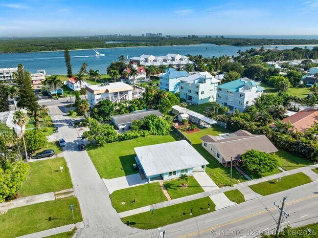 Foto del edificio - 1400 Binney Dr