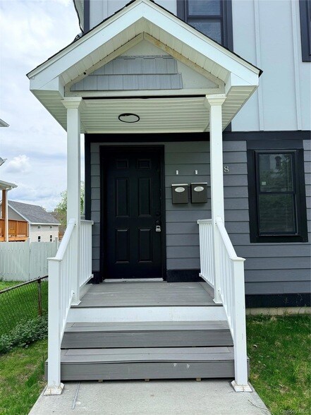 Foto del edificio - 268 Carpenter Ave