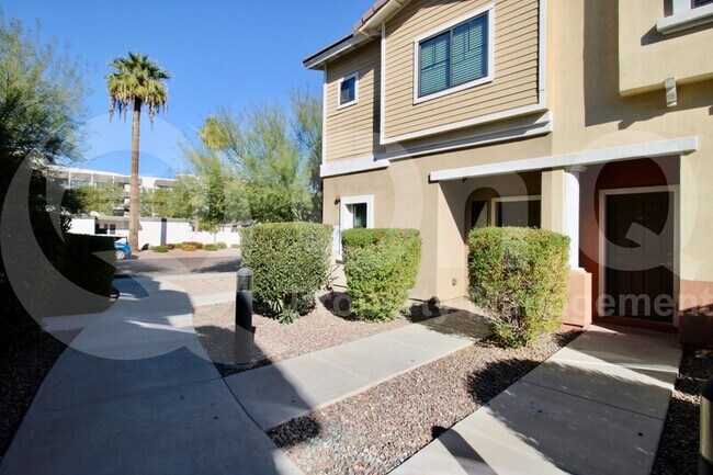 Building Photo - 7323 E Belleview St
