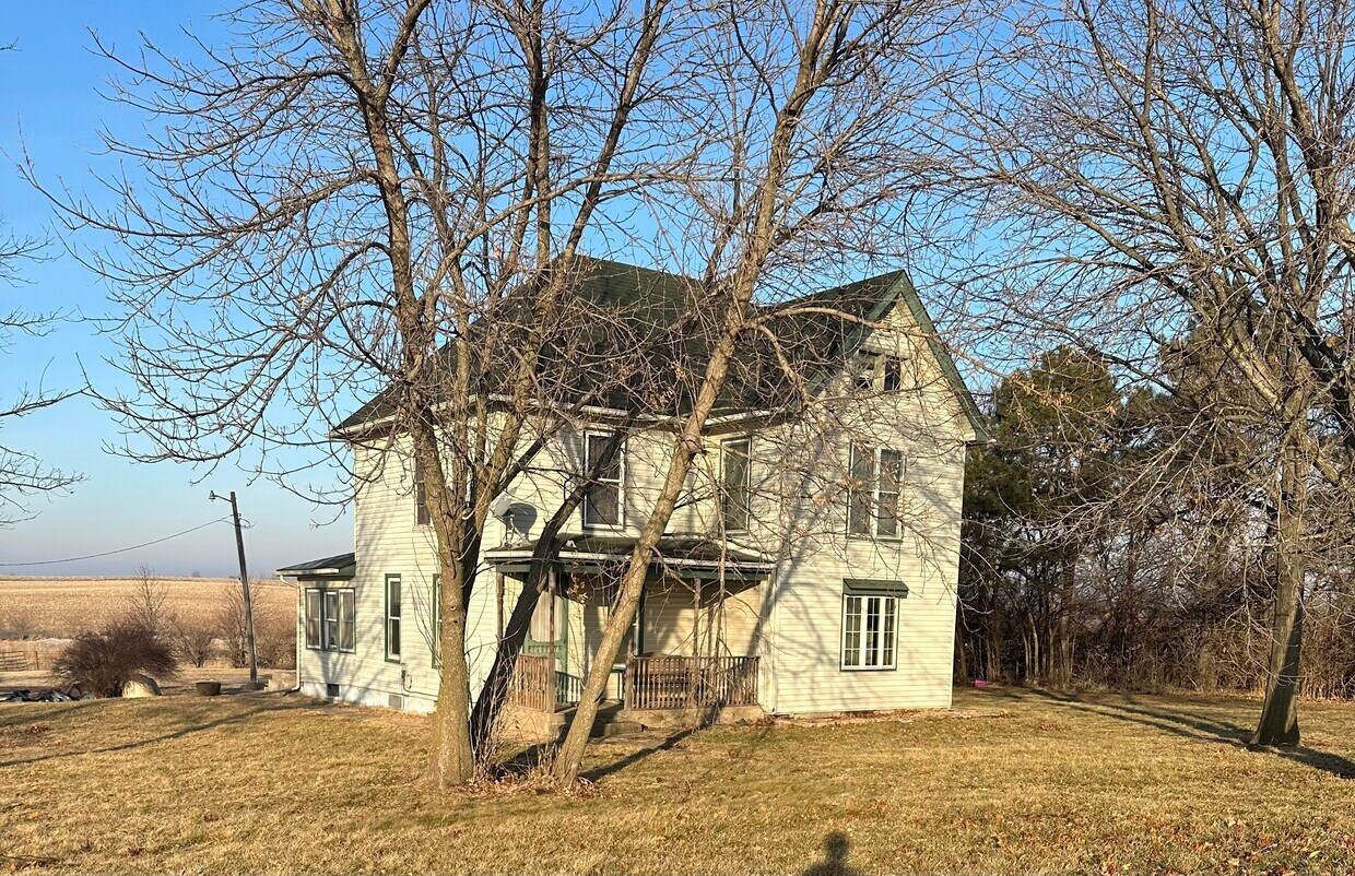 1770 NE 70th St, Pleasant Hill, IA 50327 House Rental in Pleasant