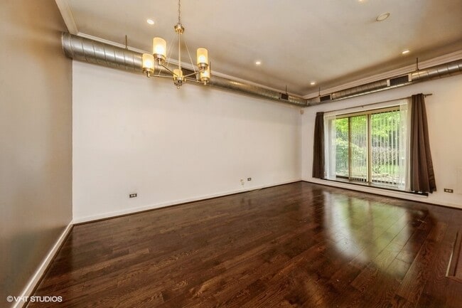 Building Photo - 4537 S Drexel Blvd