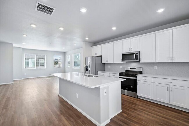 Building Photo - 12326 W 56th Ln