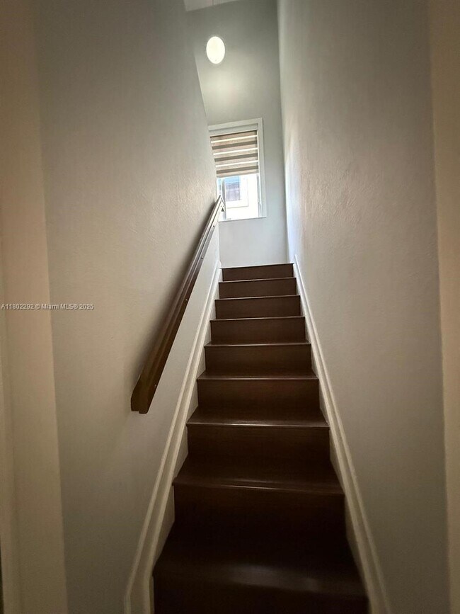 Foto del edificio - 239 SE 31st Terrace