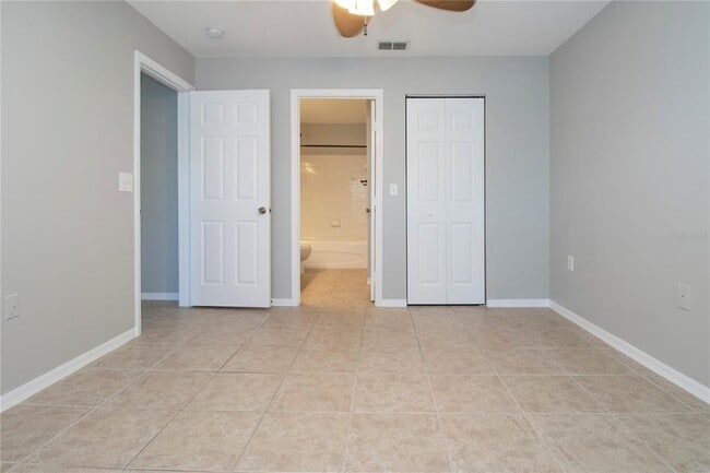 Building Photo - 8932 Manor Loop