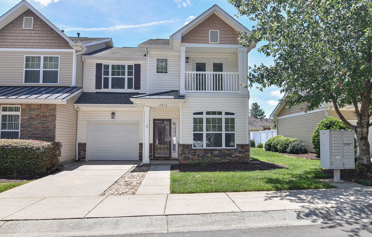 Foto principal - 2913 White Willow Rd